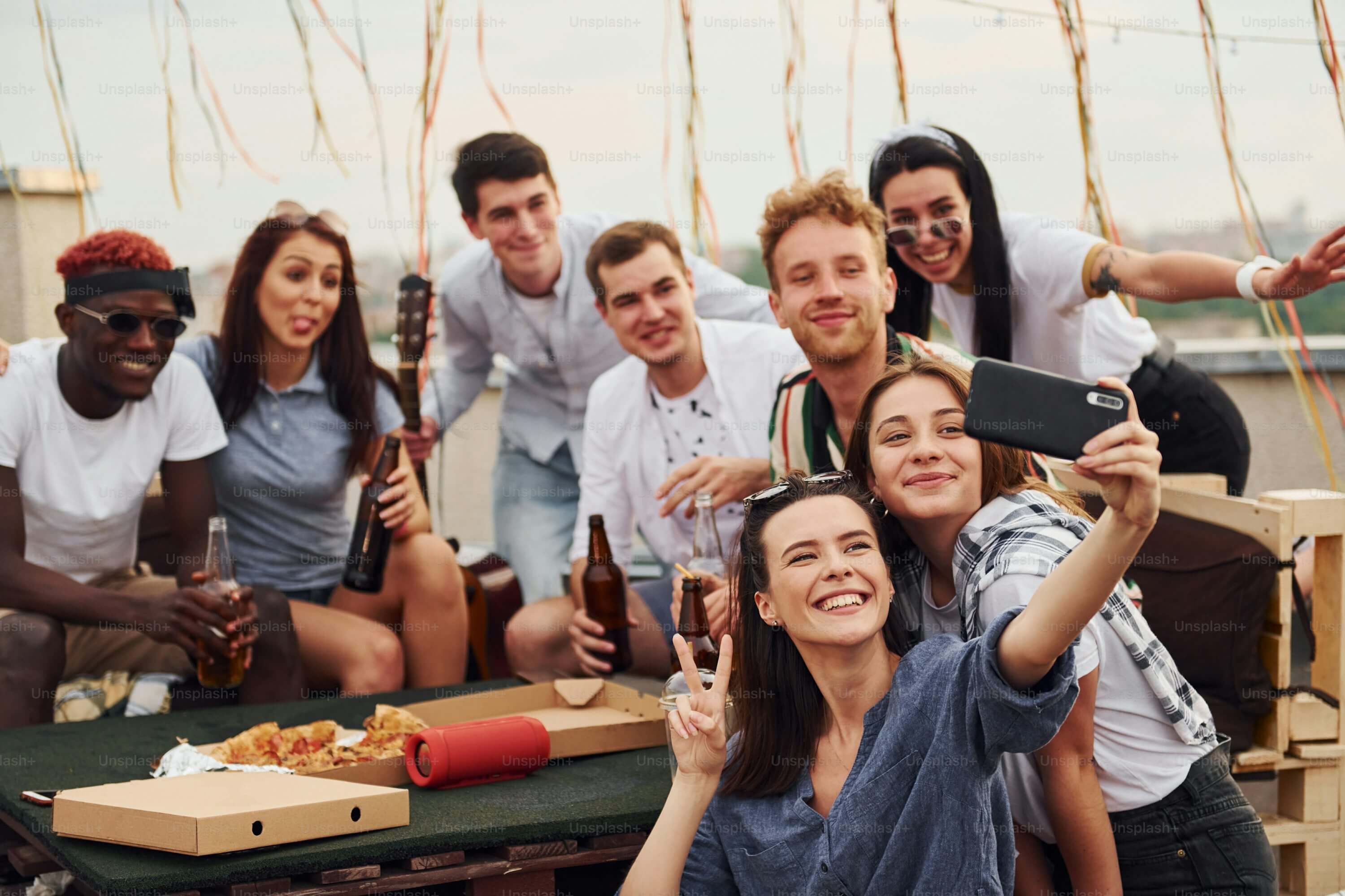 happy friends